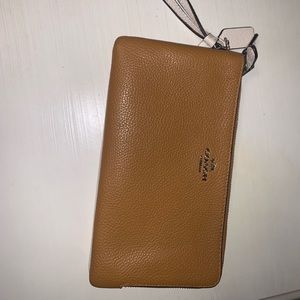 Coach double zip clutch (tan & cream) - NWOT